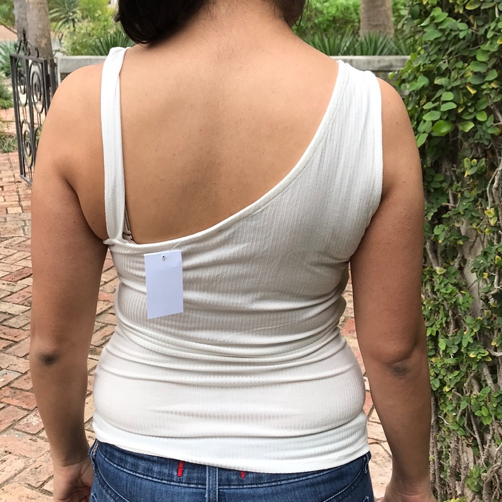 Top - Picture 3 of 4